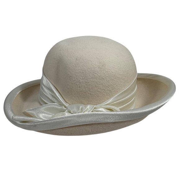 Vintage DEBORAH Winter White Felt Bowler Hat Satin Ribbon Band USA Womens - Picture 3 of 11